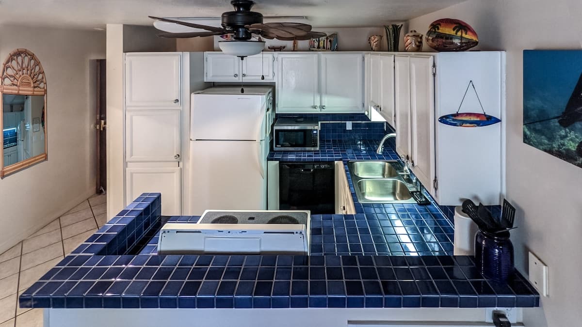 Condo in Kihei · ★4.95 · 1 bedroom · 2 beds · 1 bath - Photo 4