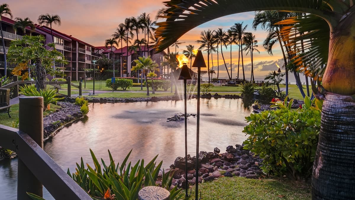 Condo in Lahaina · ★4.97 · 1 bedroom · 2 beds · 1 bath - Photo 1