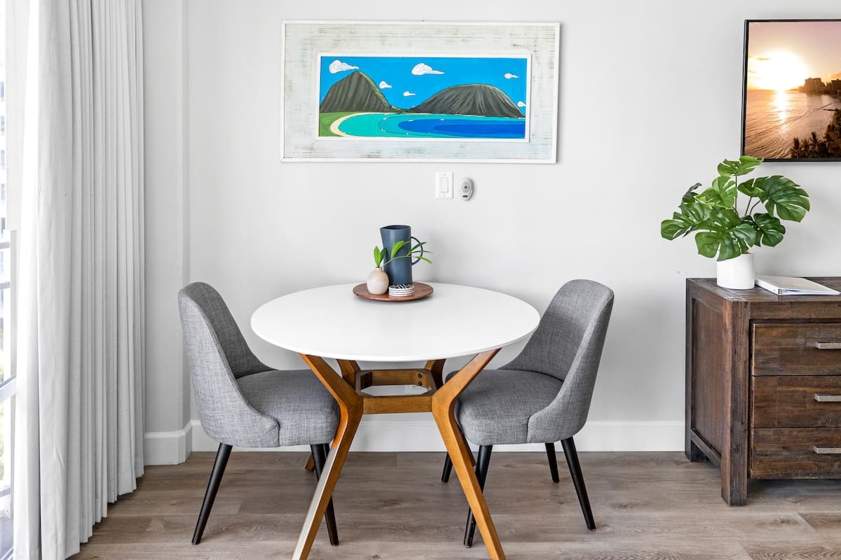 Condo in Honolulu · ★4.85 · Studio · 1 bed · 1 private bath - Photo 5