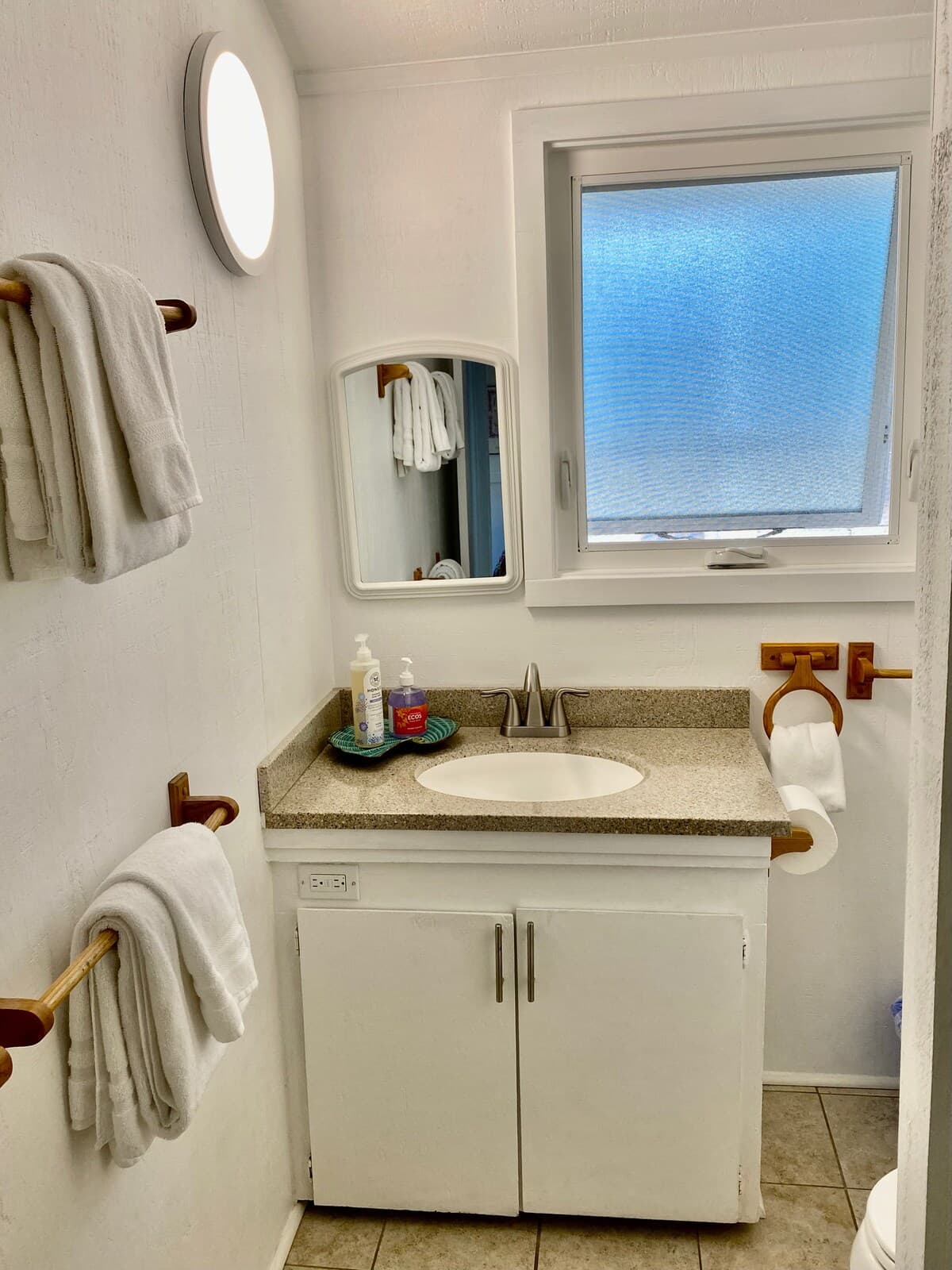 Home in Kailua · ★4.9 · 2 bedrooms · 3 beds · 1 private bath - Photo 3