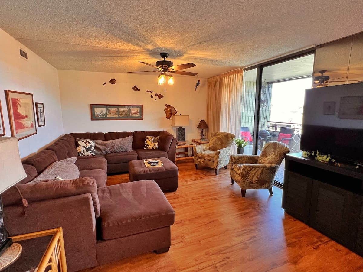 Condo in Kailua-Kona · ★4.93 · 2 bedrooms · 2 beds · 2 baths - Photo 2