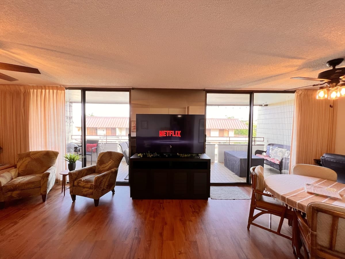 Condo in Kailua-Kona · ★4.93 · 2 bedrooms · 2 beds · 2 baths - Photo 3