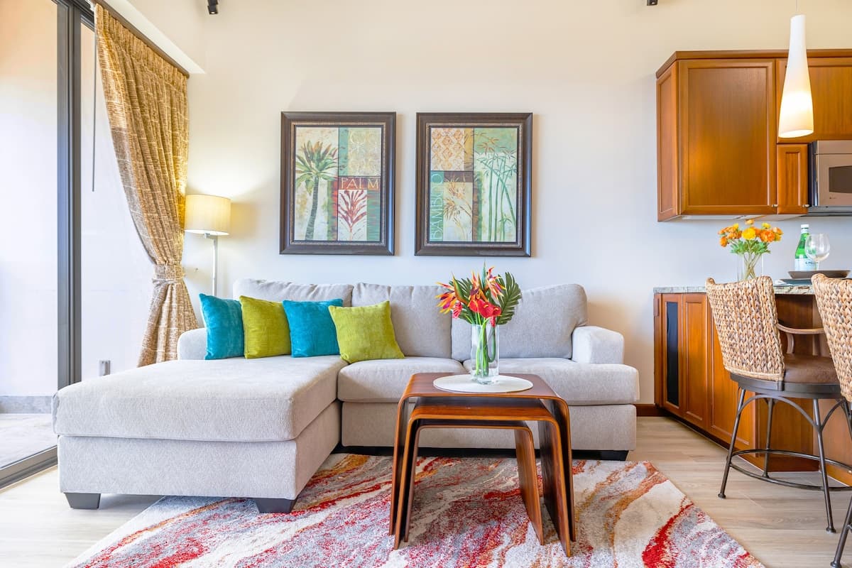 Condo in Honolulu · ★4.88 · 1 bedroom · 1 bed · 1 private bath - Photo 2