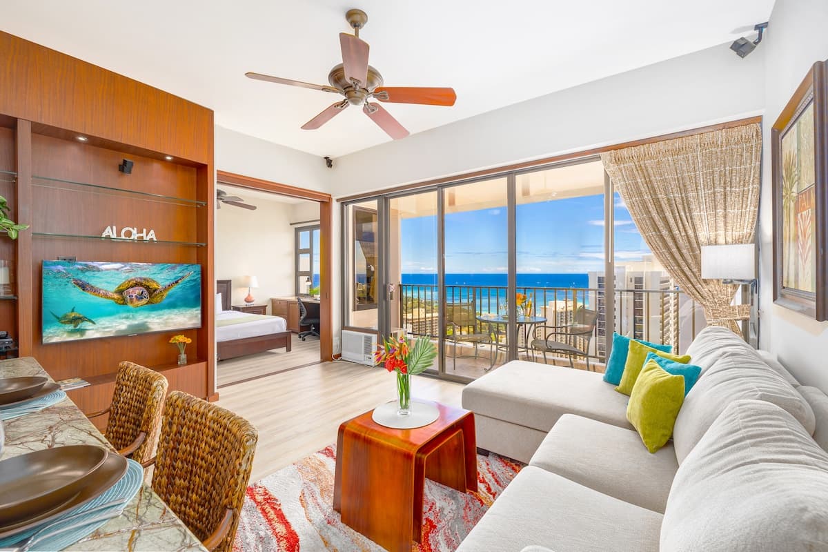 Condo in Honolulu · ★4.88 · 1 bedroom · 1 bed · 1 private bath - Photo 1