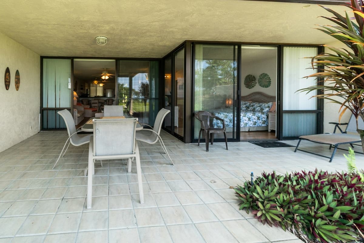 Condo in Kailua-Kona · ★4.44 · 2 bedrooms · 2 beds · 2 baths - Photo 3