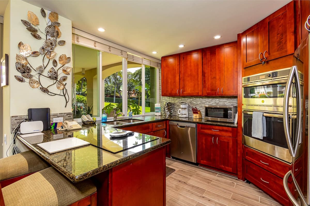 Condo in Kihei · ★4.77 · 2 bedrooms · 3 beds · 2 private baths - Photo 5