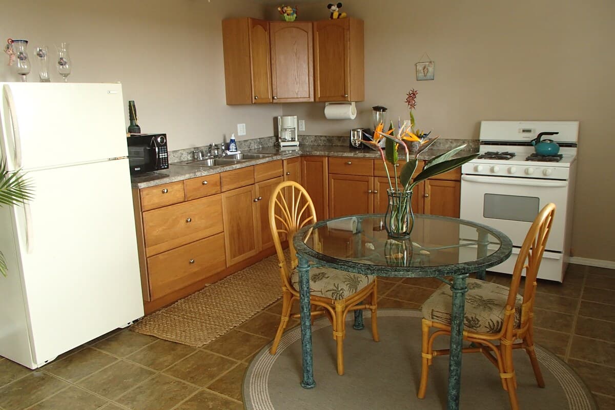 Entire Kailua-Kona apartment with OCEAN VIEW - Photo 4