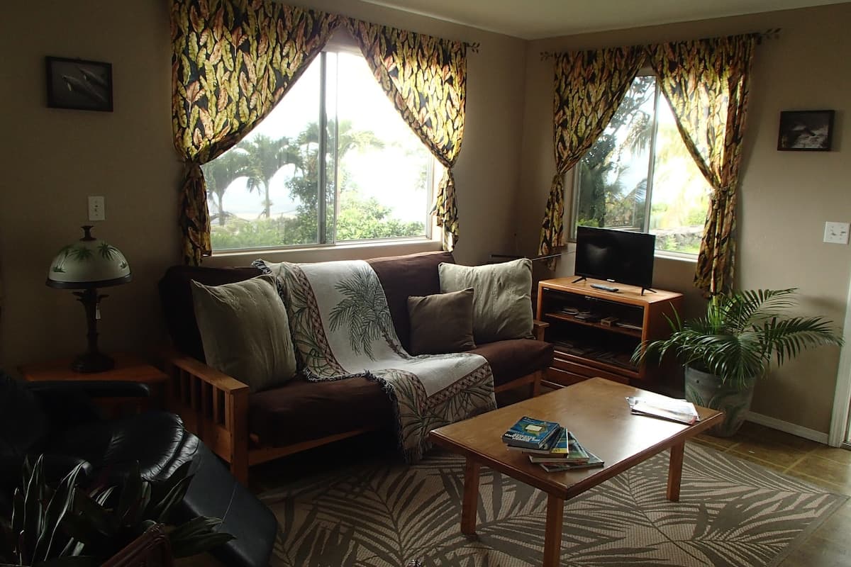 Entire Kailua-Kona apartment with OCEAN VIEW - Photo 3
