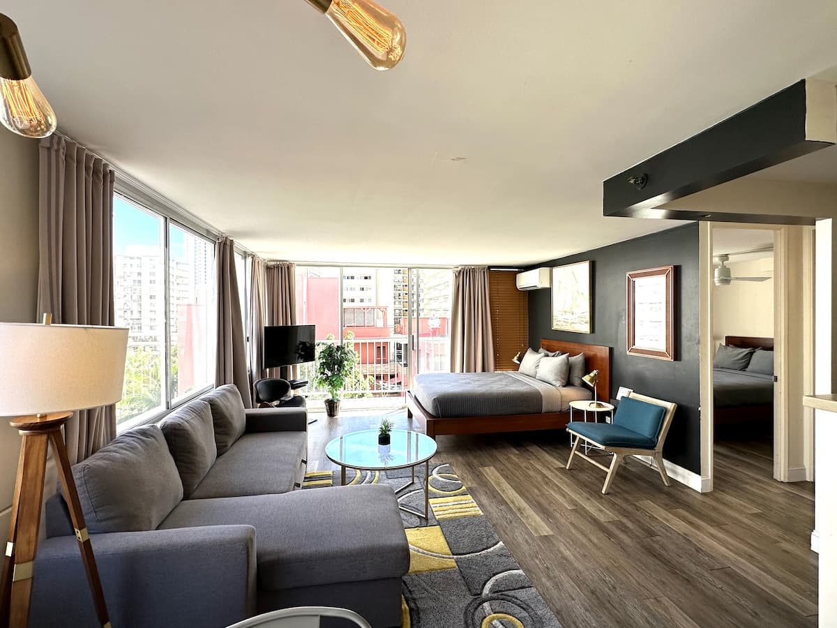 Condo in Honolulu · ★4.78 · 1 bedroom · 3 beds · 1 private bath - Photo 5