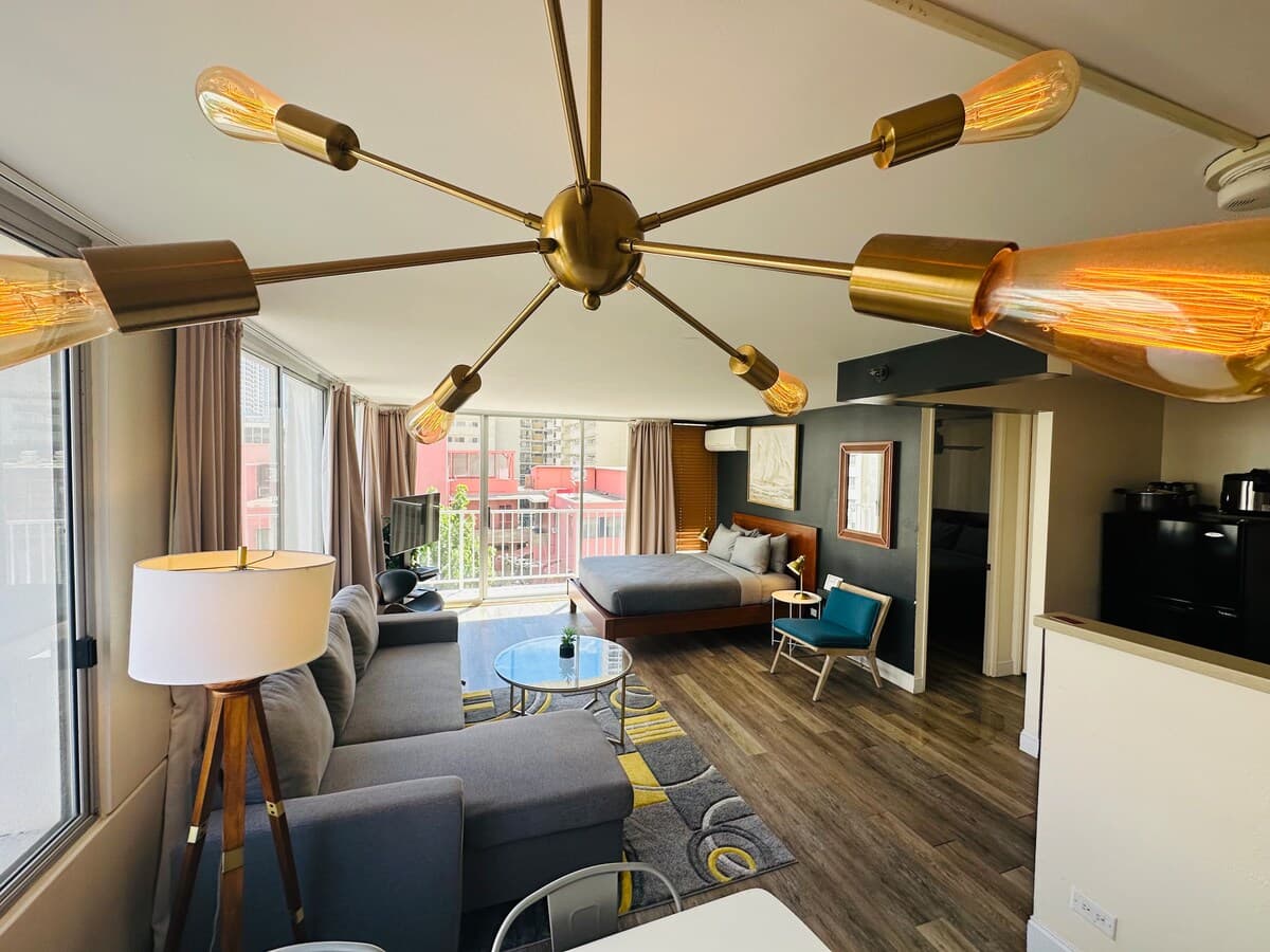 Condo in Honolulu · ★4.78 · 1 bedroom · 3 beds · 1 private bath - Photo 2