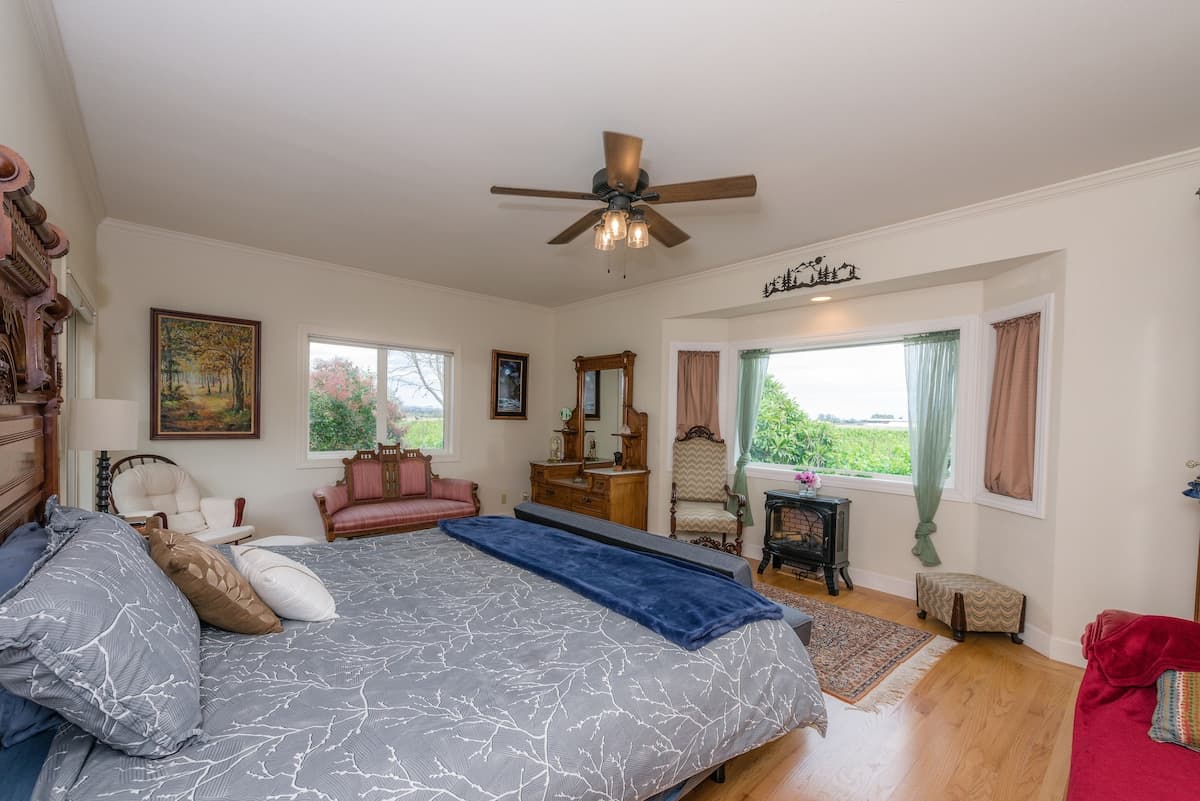 Vineyard Estate with Pool & Hot Tub in Sonoma - Photo 3