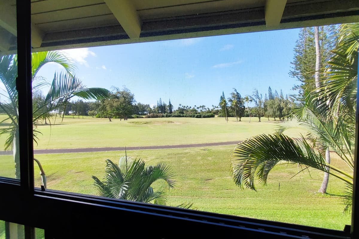 Condo in Kahuku · ★4.87 · 1 bedroom · 2 beds · 1 private bath - Photo 5