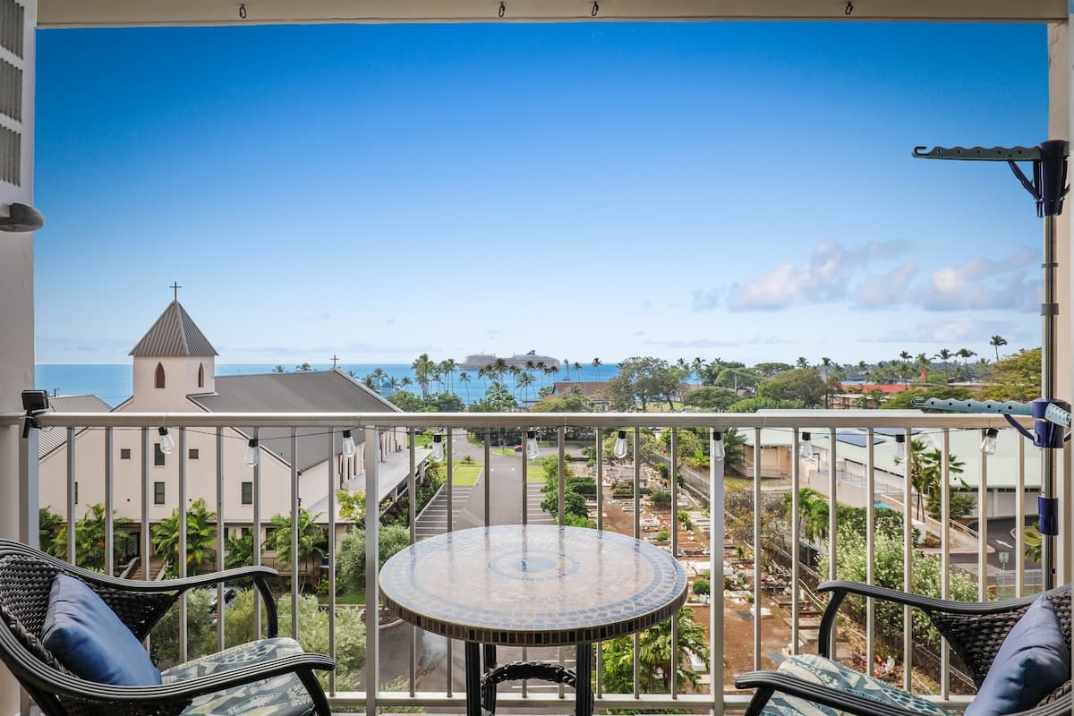 Condo in Kailua-Kona · ★4.83 · 1 bedroom · 2 beds · 1 bath - Photo 2
