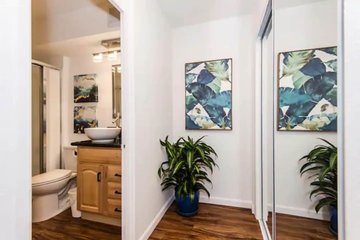 Condo in Honolulu · ★4.95 · Studio · 1 bed · 1 shared bath - Photo 5