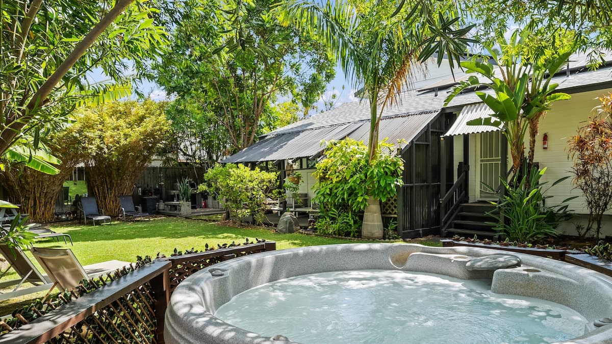 Romantic Suite | Tropical Escape | BBQ & Hot Tub - Photo 5