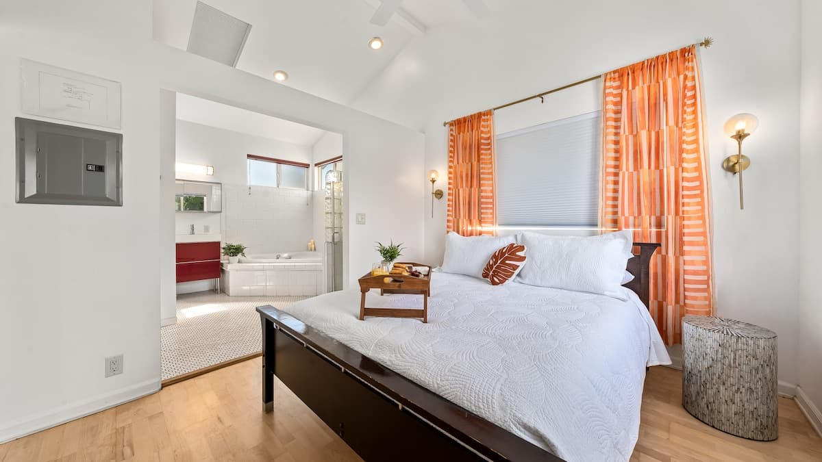 Romantic Suite | Tropical Escape | BBQ & Hot Tub - Photo 2