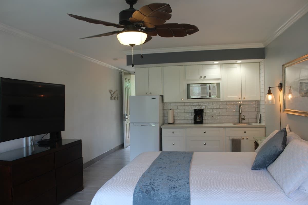 Condo in Kapaa · ★4.86 · Studio · 1 bed · 1 private bath - Photo 4
