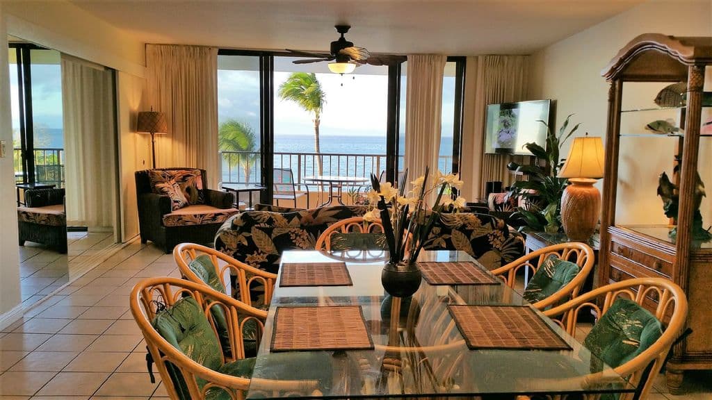 Condo in Lahaina · ★4.87 · 2 bedrooms · 2 beds · 2 baths - Photo 2