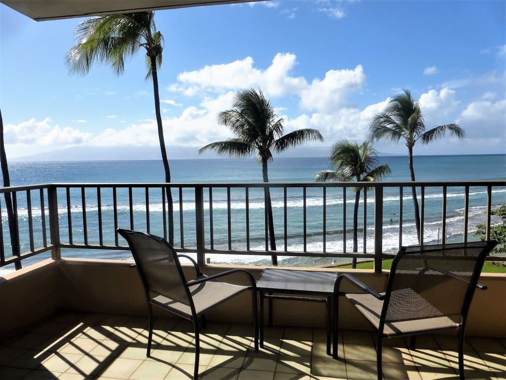 Condo in Lahaina · ★4.87 · 2 bedrooms · 2 beds · 2 baths - Photo 3