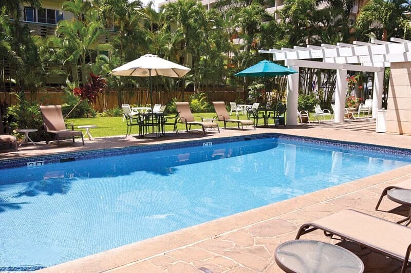 Condo in Honolulu · ★4.84 · 1 bedroom · 2 beds · 1 private bath - Photo 4