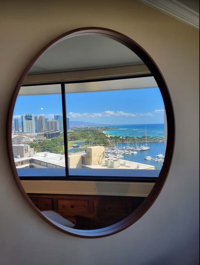 Condo in Honolulu · ★4.54 · Studio · 1 bed · 1 shared bath - Photo 4