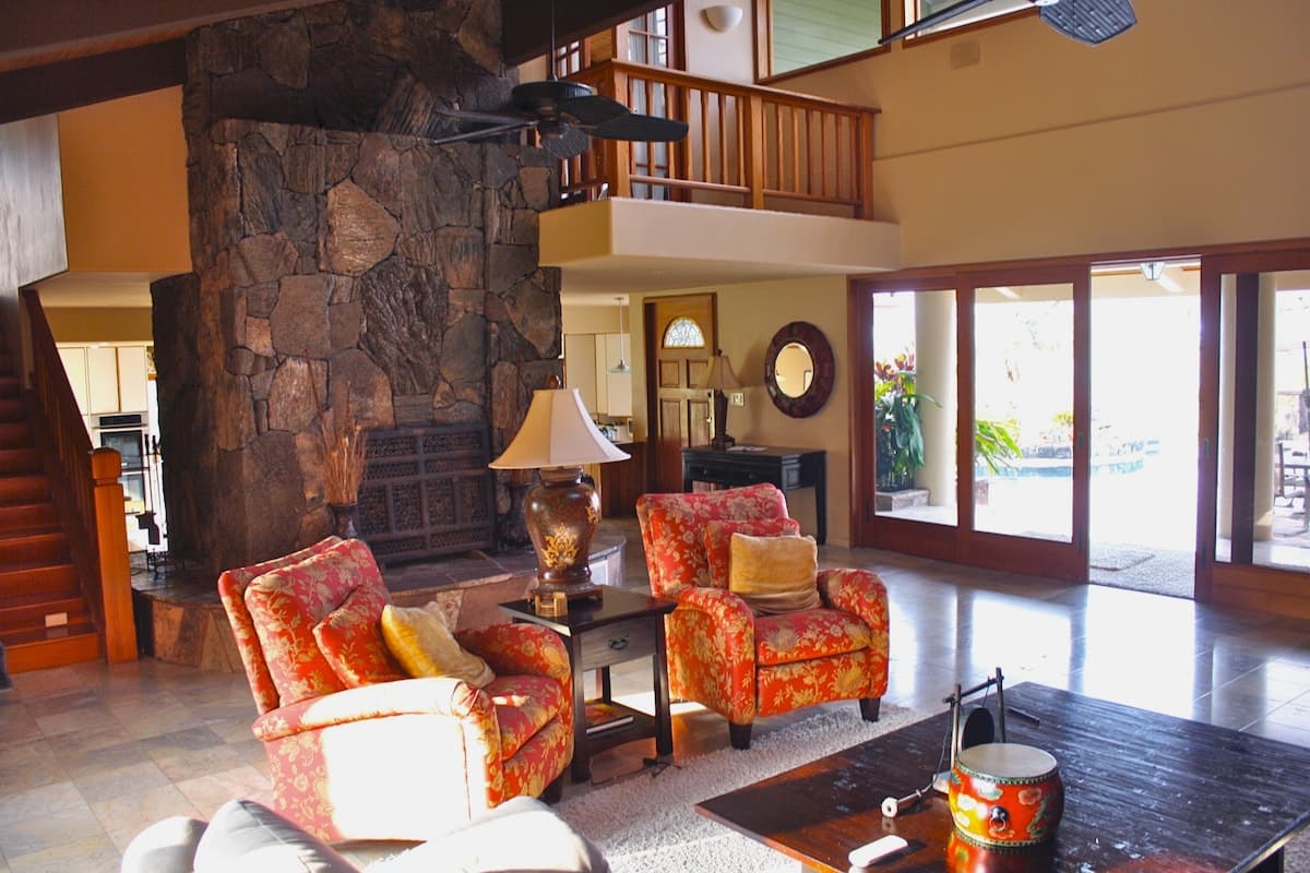 Home in Captain Cook · ★4.9 · 6 bedrooms · 7 beds · 5 baths - Photo 2