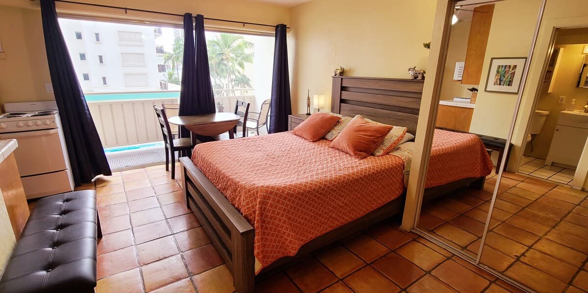 Condo in Honolulu · ★4.86 · 1 bedroom · 1 bed · 1 private bath - Photo 1