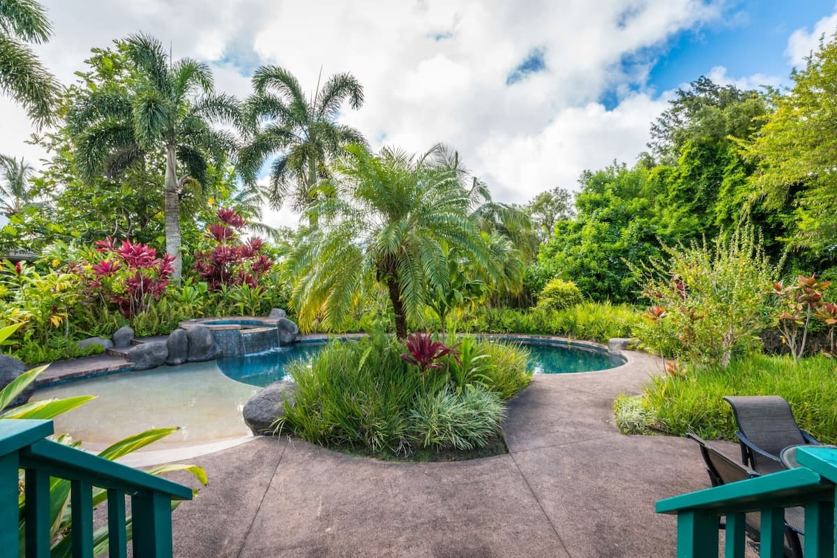 Home in Haiku-Pauwela · ★4.88 · 3 bedrooms · 4 beds · 2 baths - Photo 3