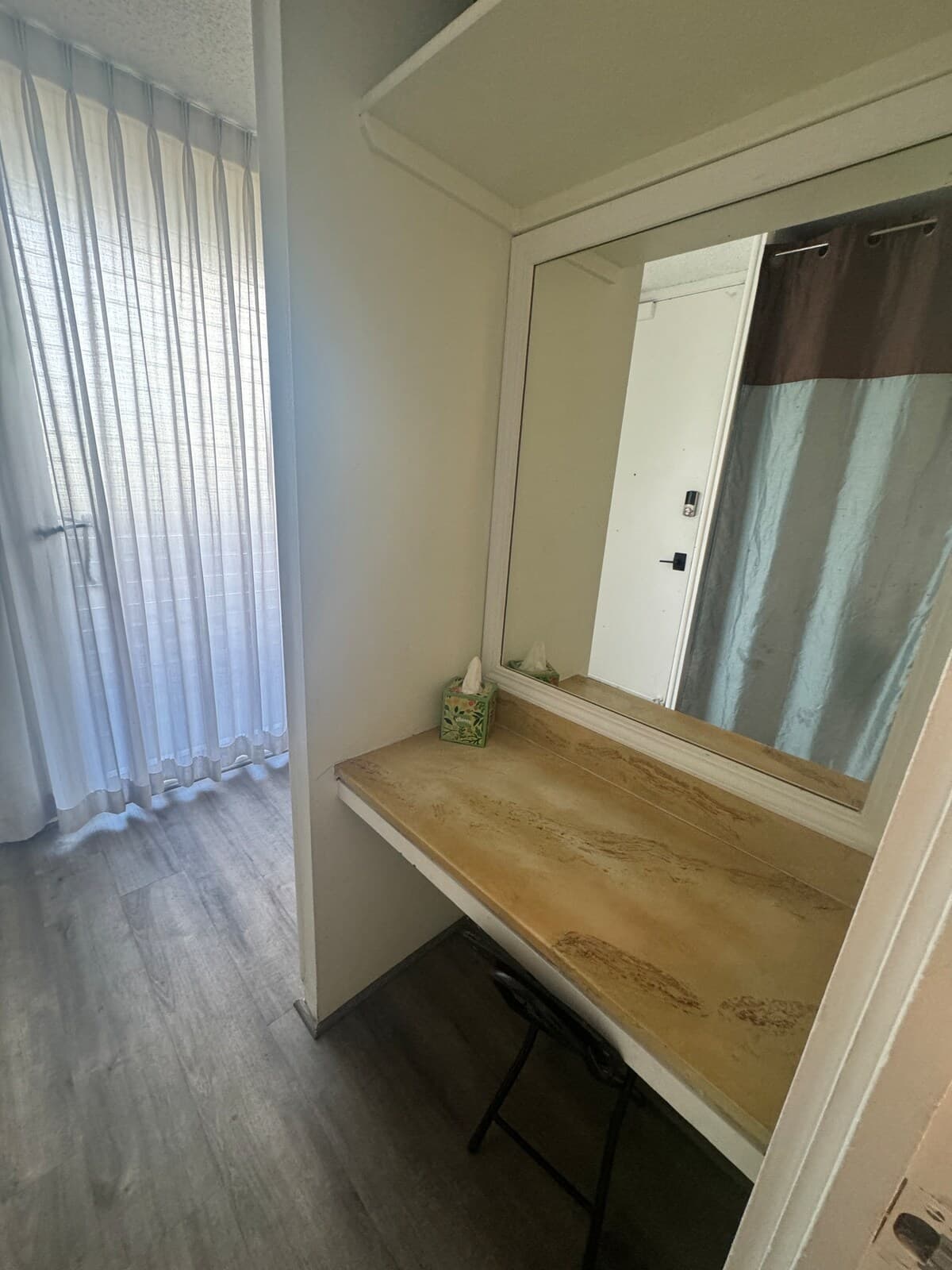 Condo in Honolulu · ★4.63 · Studio · 2 beds · 1 private bath - Photo 3