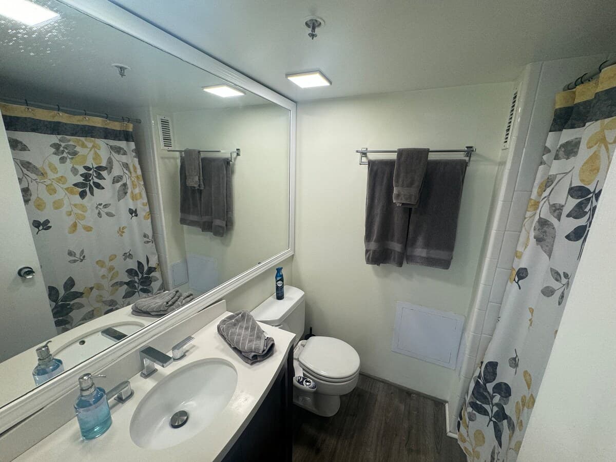 Condo in Honolulu · ★4.63 · Studio · 2 beds · 1 private bath - Photo 4