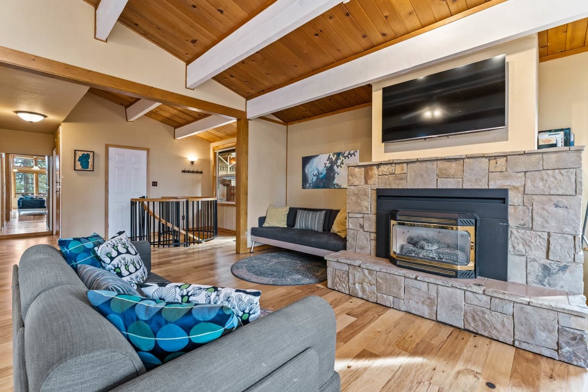 Lake Tahoe Views, Hot Tub & 3 Cal King Beds - Photo 5