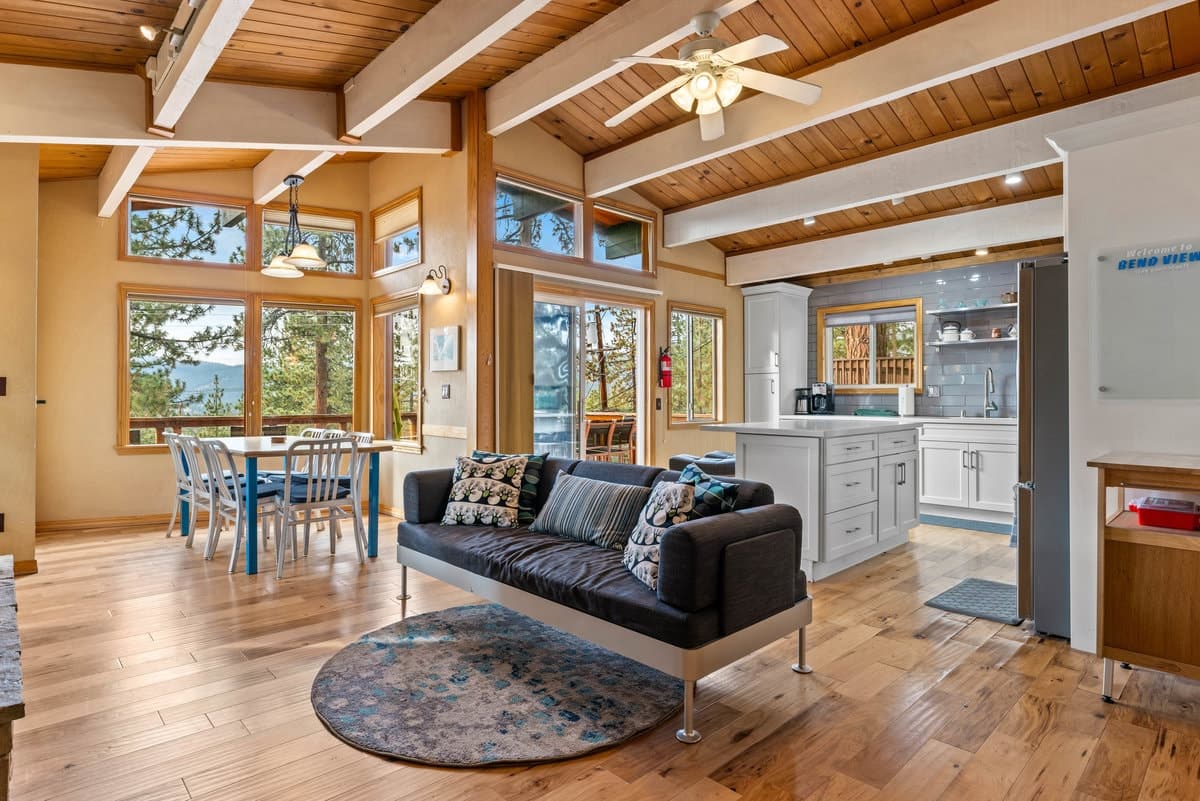 Lake Tahoe Views, Hot Tub & 3 Cal King Beds - Photo 2
