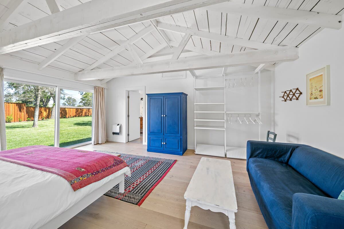 Twin Oaks Villa with Pool & Vineyard Views - Photo 4