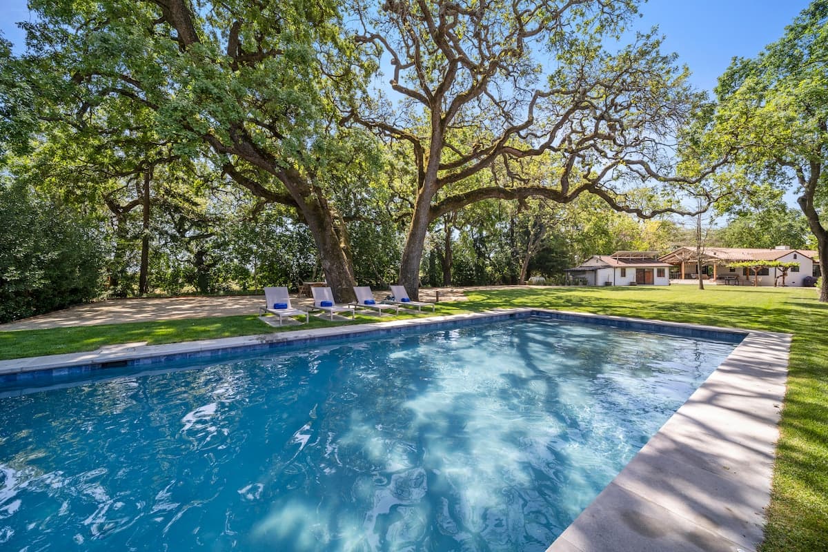 Twin Oaks Villa with Pool & Vineyard Views - Photo 5