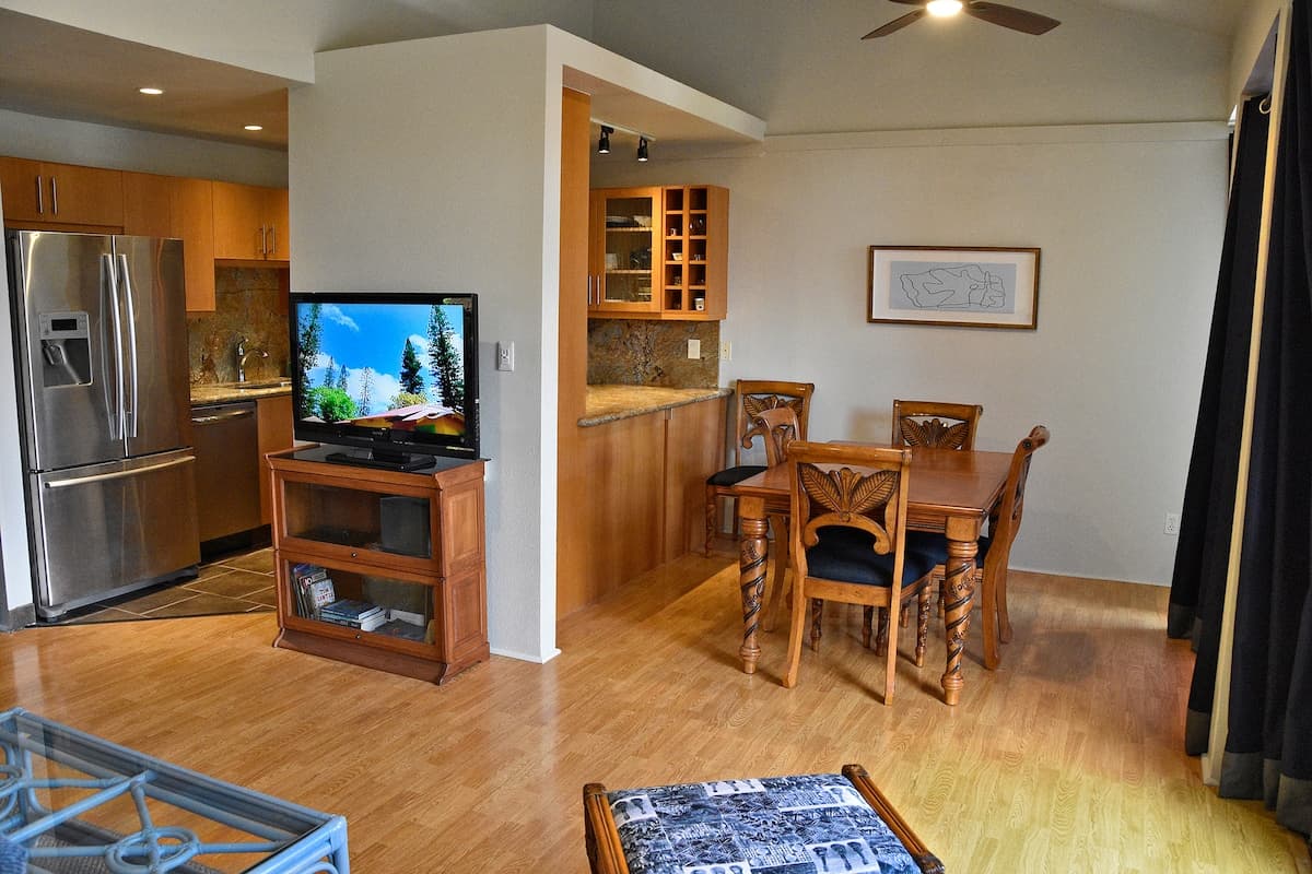 Condo in Kihei · ★4.94 · 2 bedrooms · 3 beds · 1 bath - Photo 4