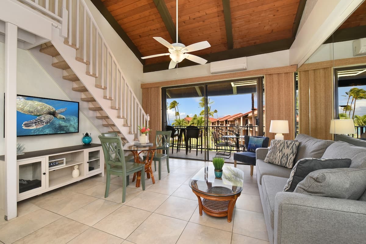 Condo in Lahaina · ★4.84 · 2 bedrooms · 3 beds · 2 private baths - Photo 3