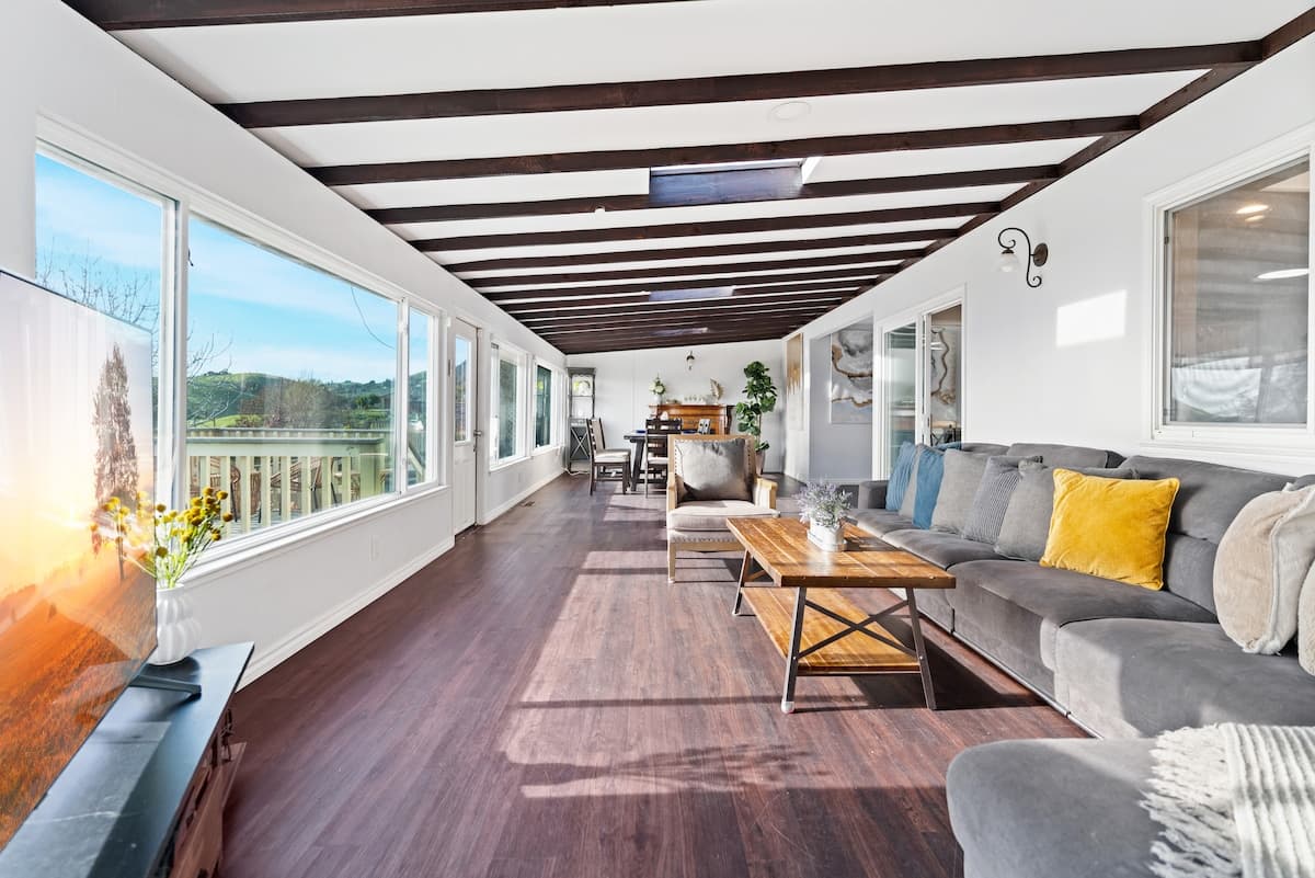 Veranda Hills 9-Acre Bay View Event Estate - Photo 1