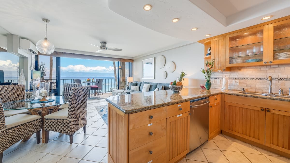 Condo in Lahaina · ★4.97 · 1 bedroom · 1 bed · 1 bath - Photo 4
