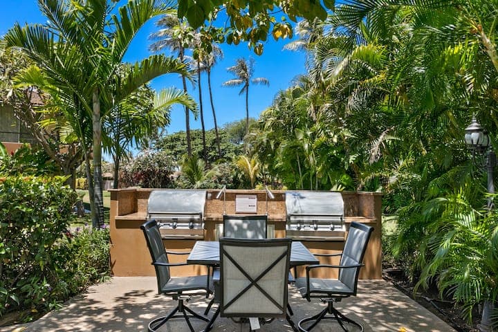 Condo in Lahaina · ★4.94 · 1 bedroom · 2 beds · 2 baths - Photo 3