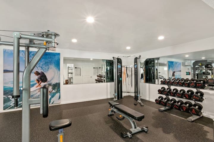 Condo in Lahaina · ★4.94 · 1 bedroom · 2 beds · 2 baths - Photo 1