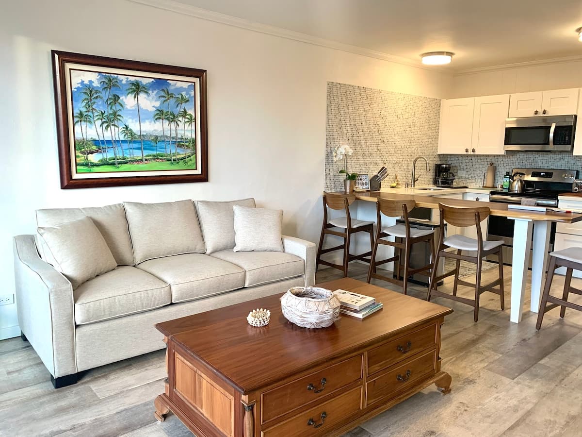 Condo in Paia · ★4.93 · 1 bedroom · 2 beds · 1 bath - Photo 2