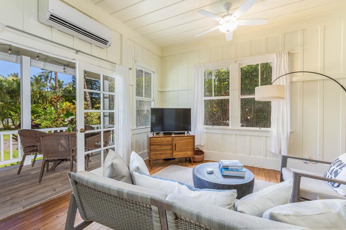 Home in Hanalei · ★4.99 · 3 bedrooms · 4 beds · 2 baths - Photo 3