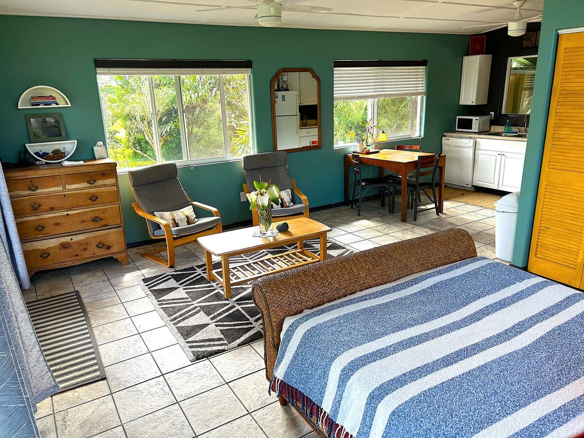 Home in Pahoa · ★4.88 · 1 bedroom · 1 bed · 1 bath - Photo 2