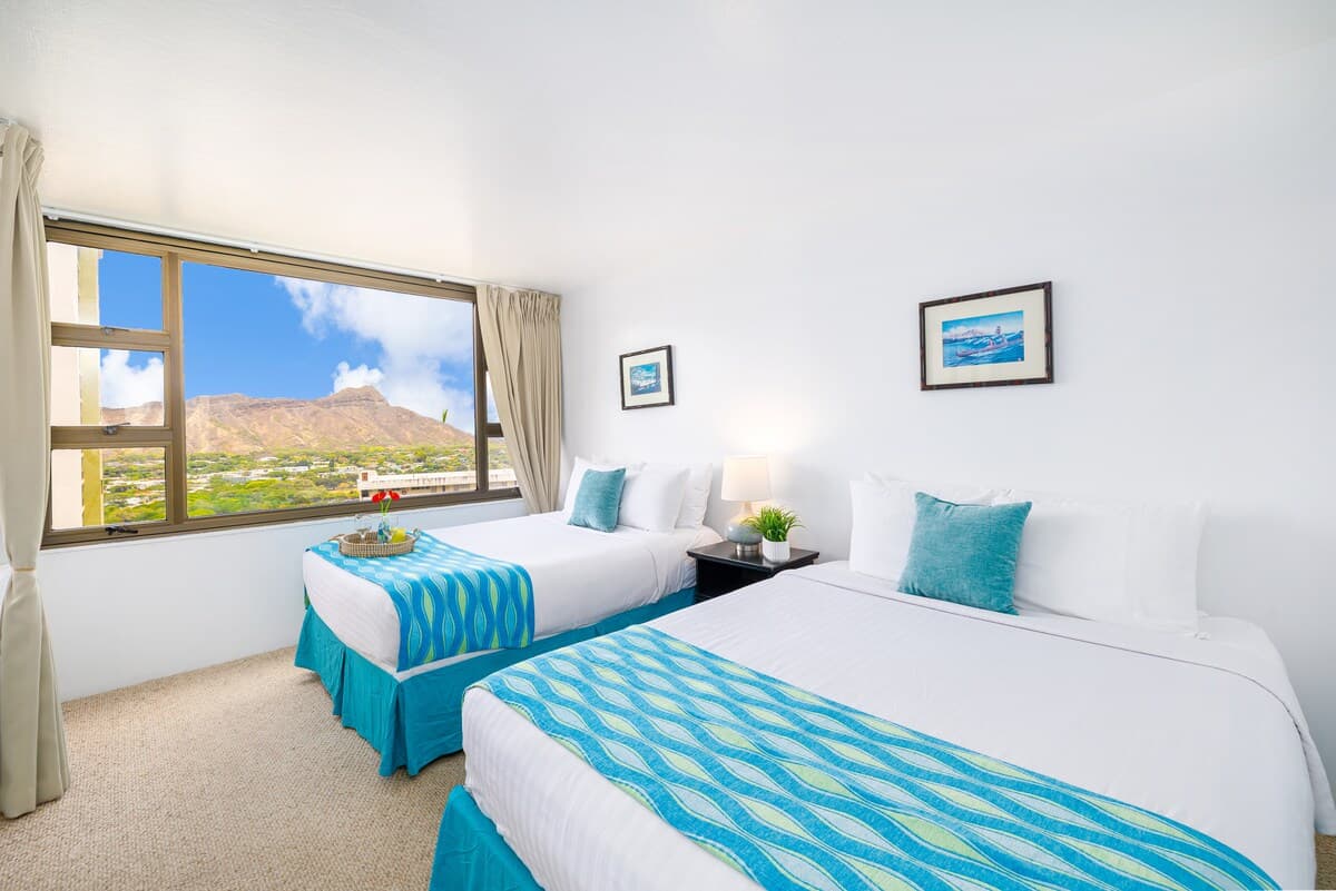 Condo in Honolulu · ★4.79 · 1 bedroom · 3 beds · 1 private bath - Photo 1