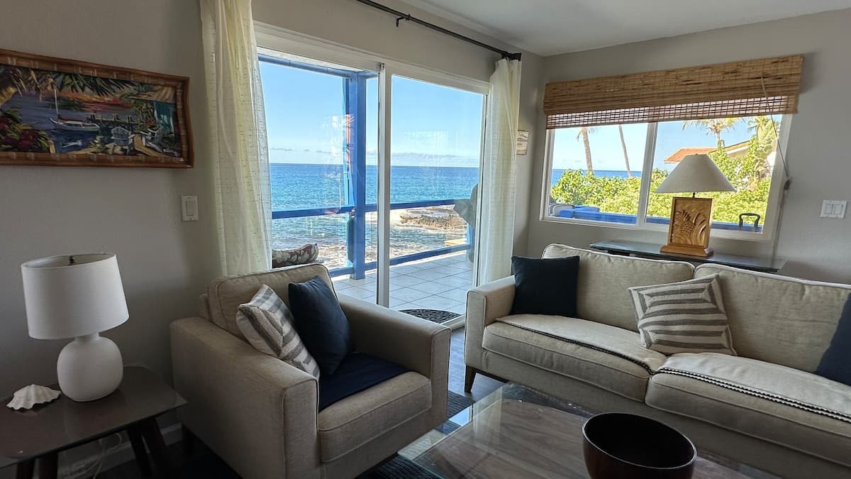 Condo in Kailua-Kona · ★4.68 · 2 bedrooms · 3 beds · 2.5 baths - Photo 1