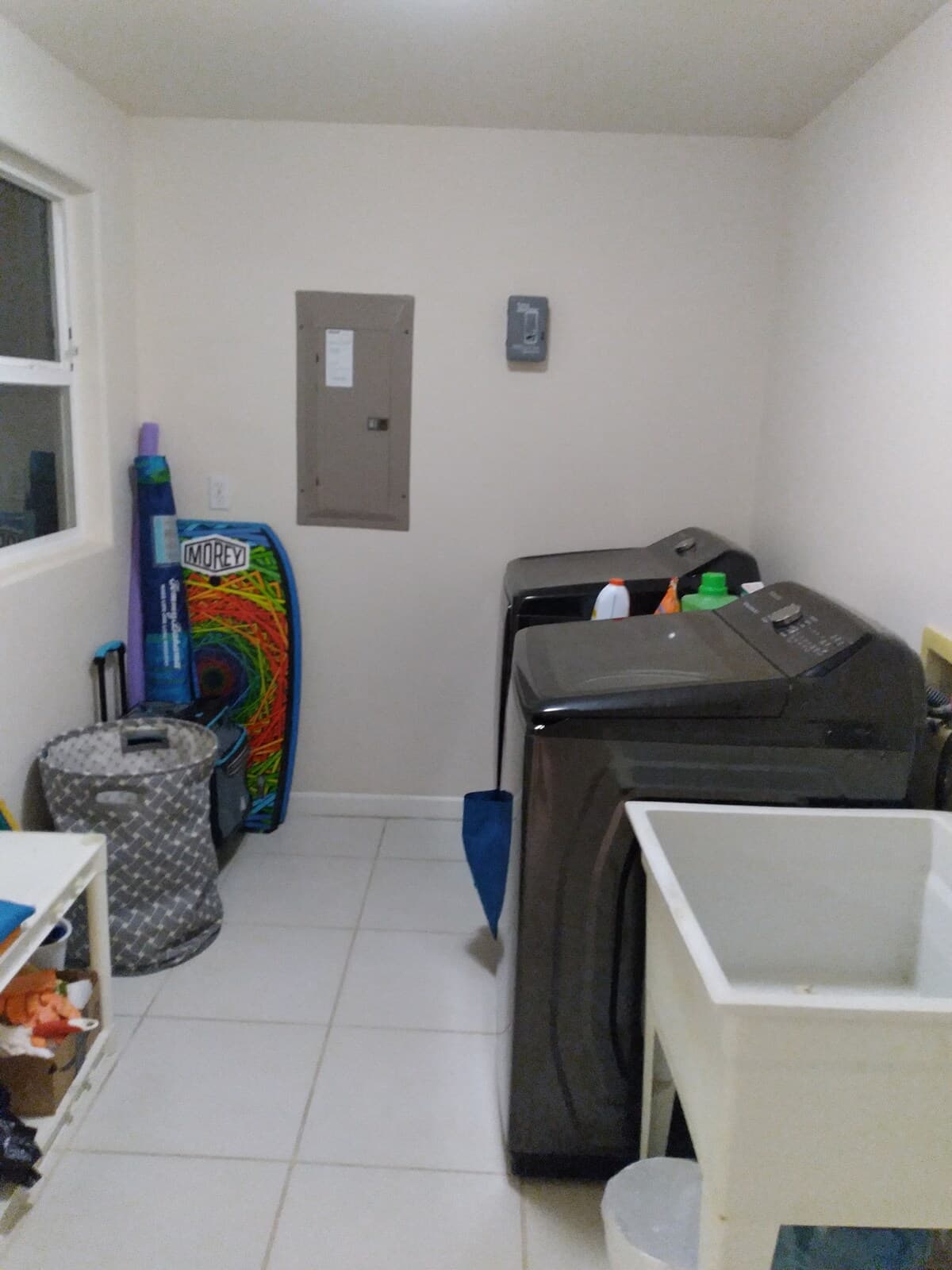 Home in Naalehu · ★5.0 · 3 bedrooms · 4 beds · 1.5 private baths - Photo 3