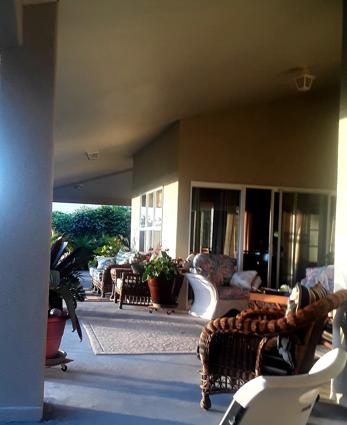 Home in Naalehu · ★5.0 · 3 bedrooms · 4 beds · 1.5 private baths - Photo 1