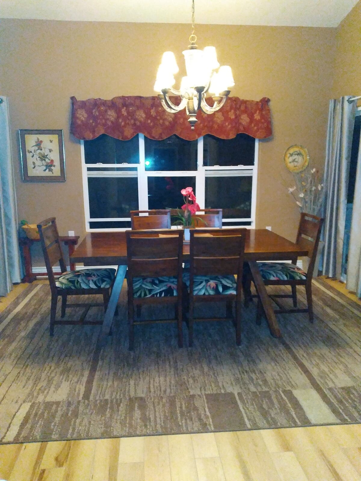 Home in Naalehu · ★5.0 · 3 bedrooms · 4 beds · 1.5 private baths - Photo 4