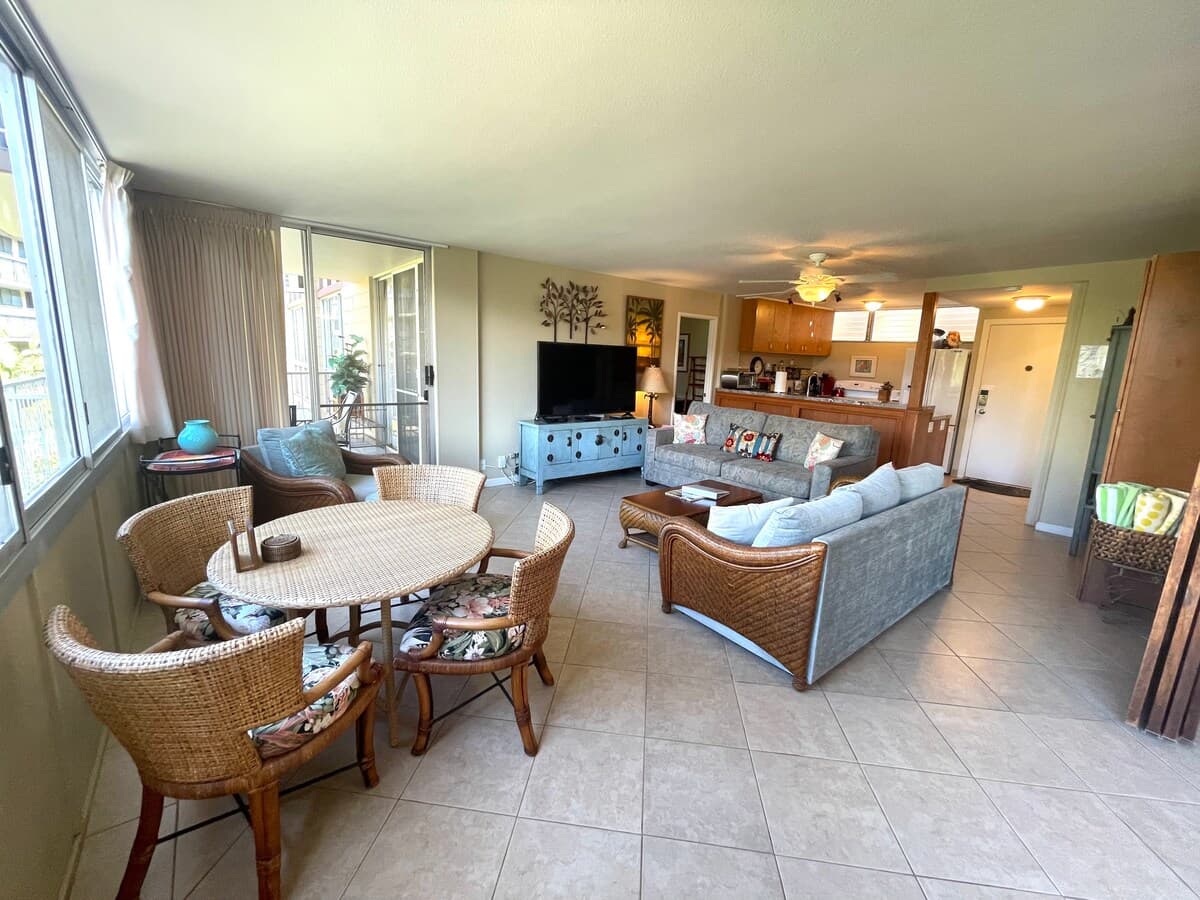 Condo in Kihei · ★4.9 · 2 bedrooms · 4 beds · 2 baths - Photo 4