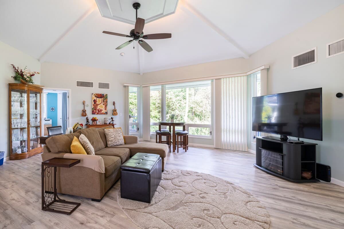Condo in Kailua-Kona · ★4.88 · 2 bedrooms · 4 beds · 2.5 baths - Photo 1
